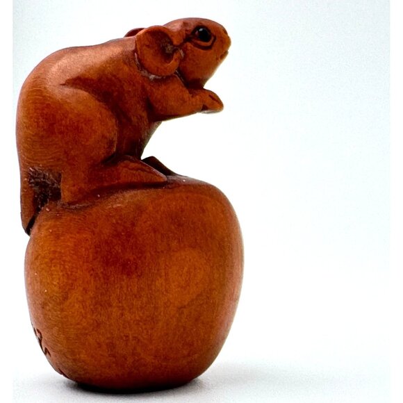 Ojime Bead Netsuke Mouse on Apple Fruit Hand-Carved Boxwood  Signed Figurine - Picture 8 of 8